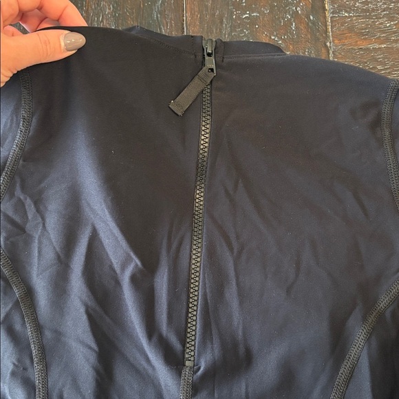 Everything but water high neck rash guard - Picture 7 of 7